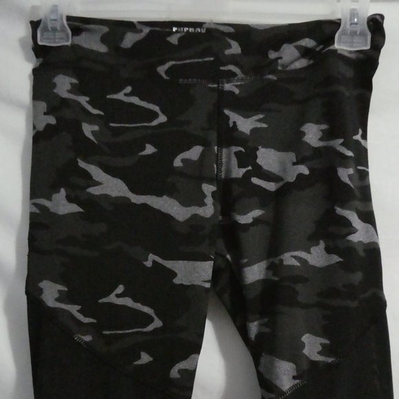 ENERGY PERFORMANCE LEGGING medium camo / camouflage leggings, BNWOT - Picture 3 of 13